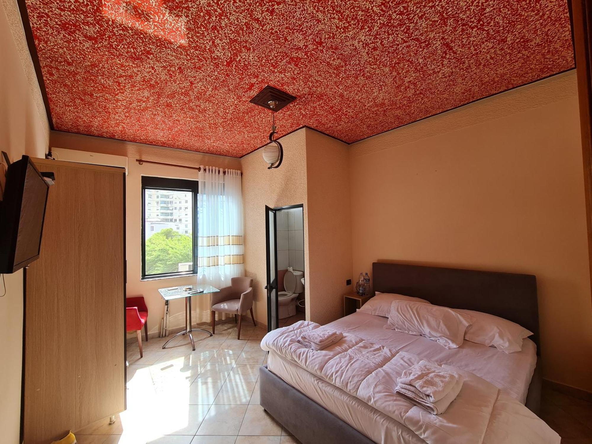 Hotel La Villa Тирана Экстерьер фото