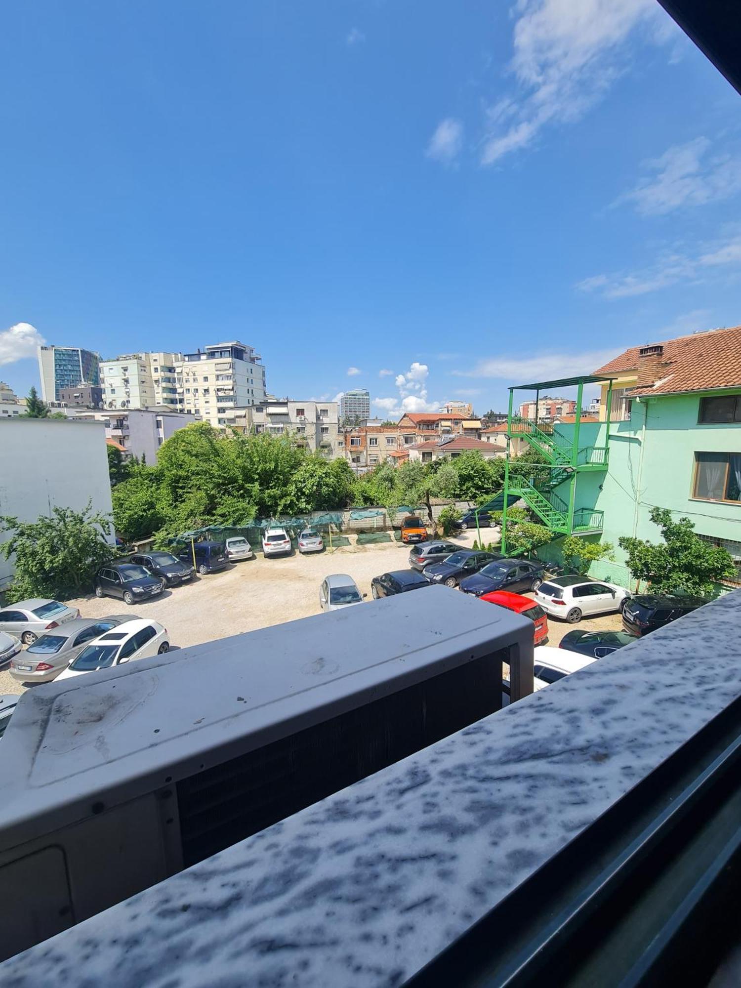 Hotel La Villa Тирана Экстерьер фото